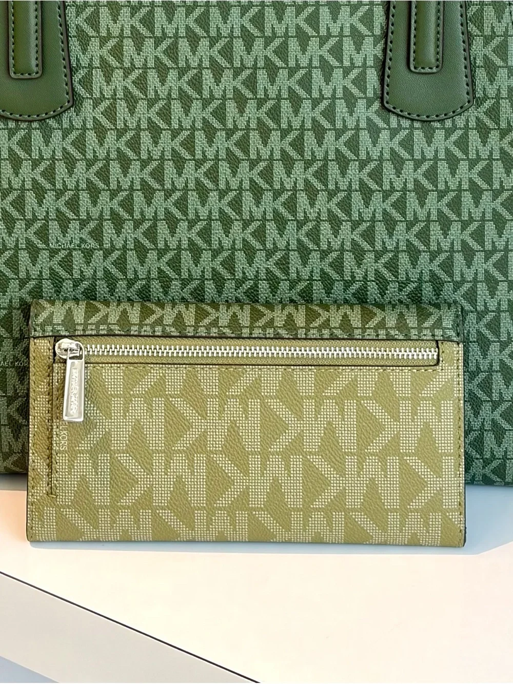 Michael Kors Jet Set Travel Signature Logo Tri-Fold Wallet